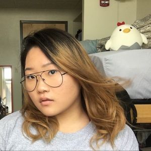 Meet your Posher, Laura